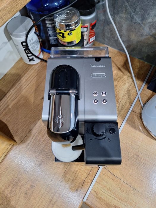 Ekspres nespresso delonghi kapsułkowy EN520S