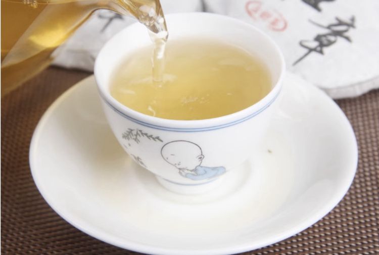 Чай шен Пуэр чай 2019 Мэнхай чай с древним
