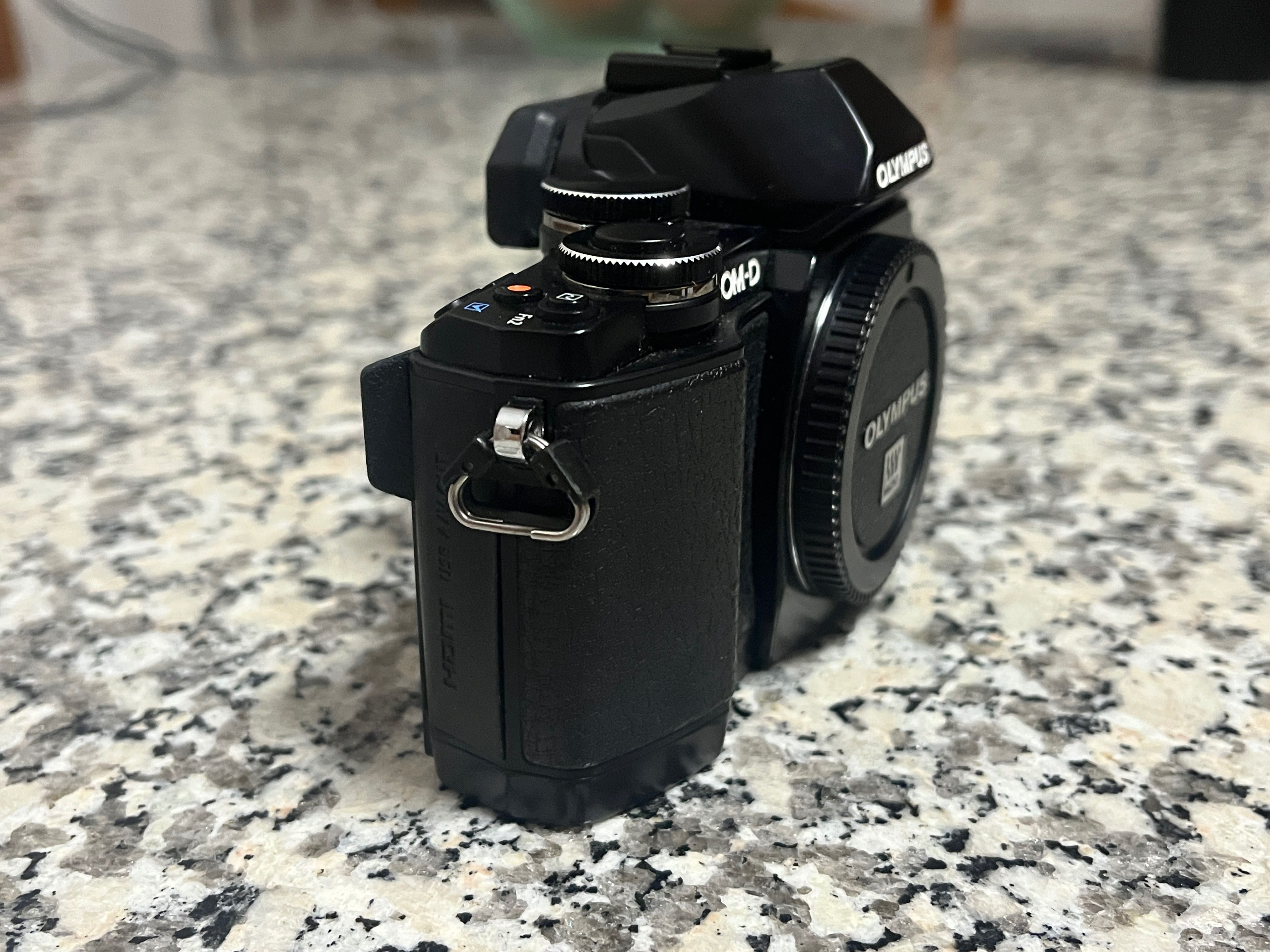 Olympus OM-D E-M10