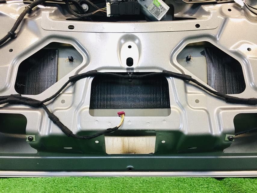 Кришка багажника скло універсал Mercedes W204 стекло крышка дворник
