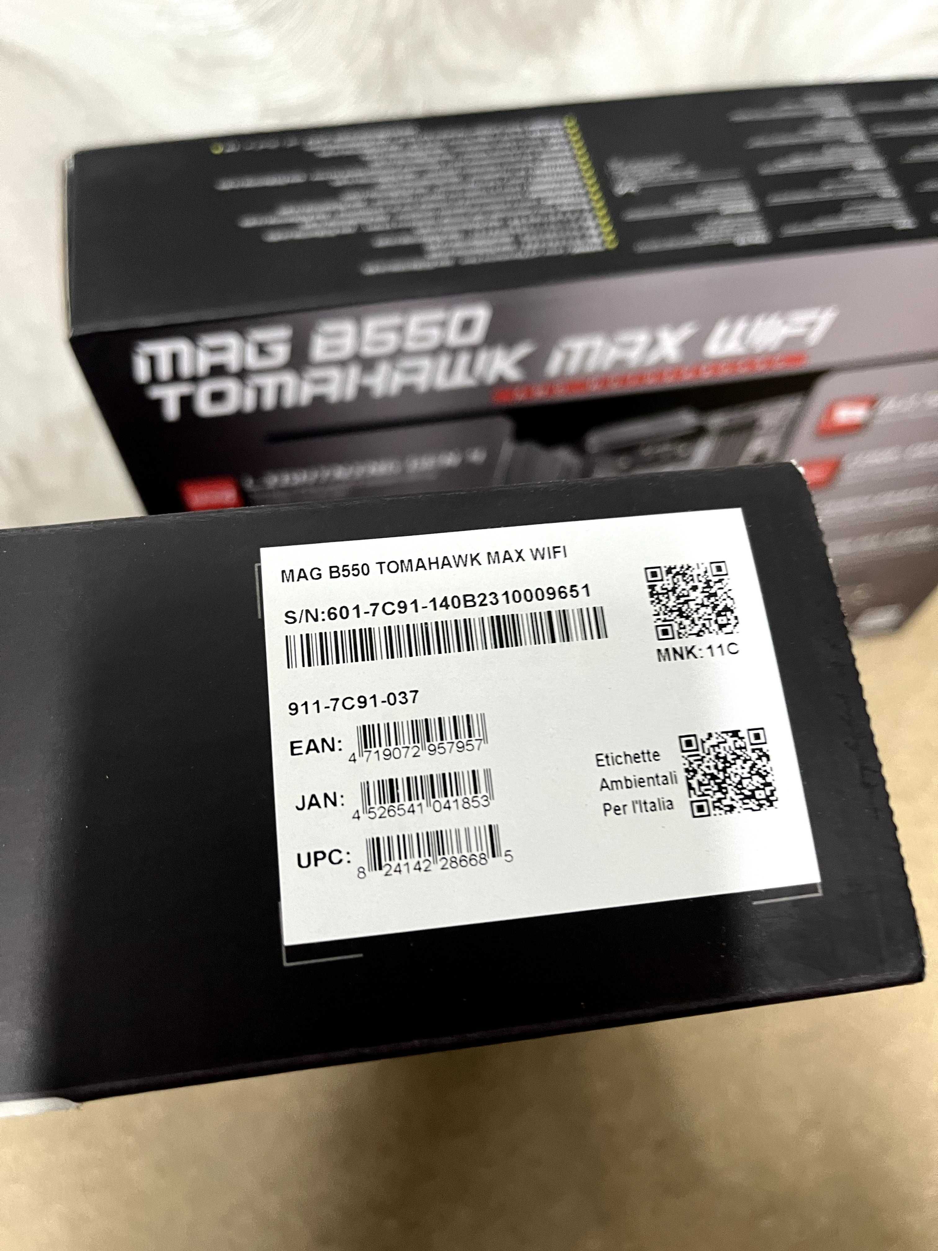 Материнська плата MSI MAG B550 TOMAHAWK MAX WIFI (911-7C91-037)