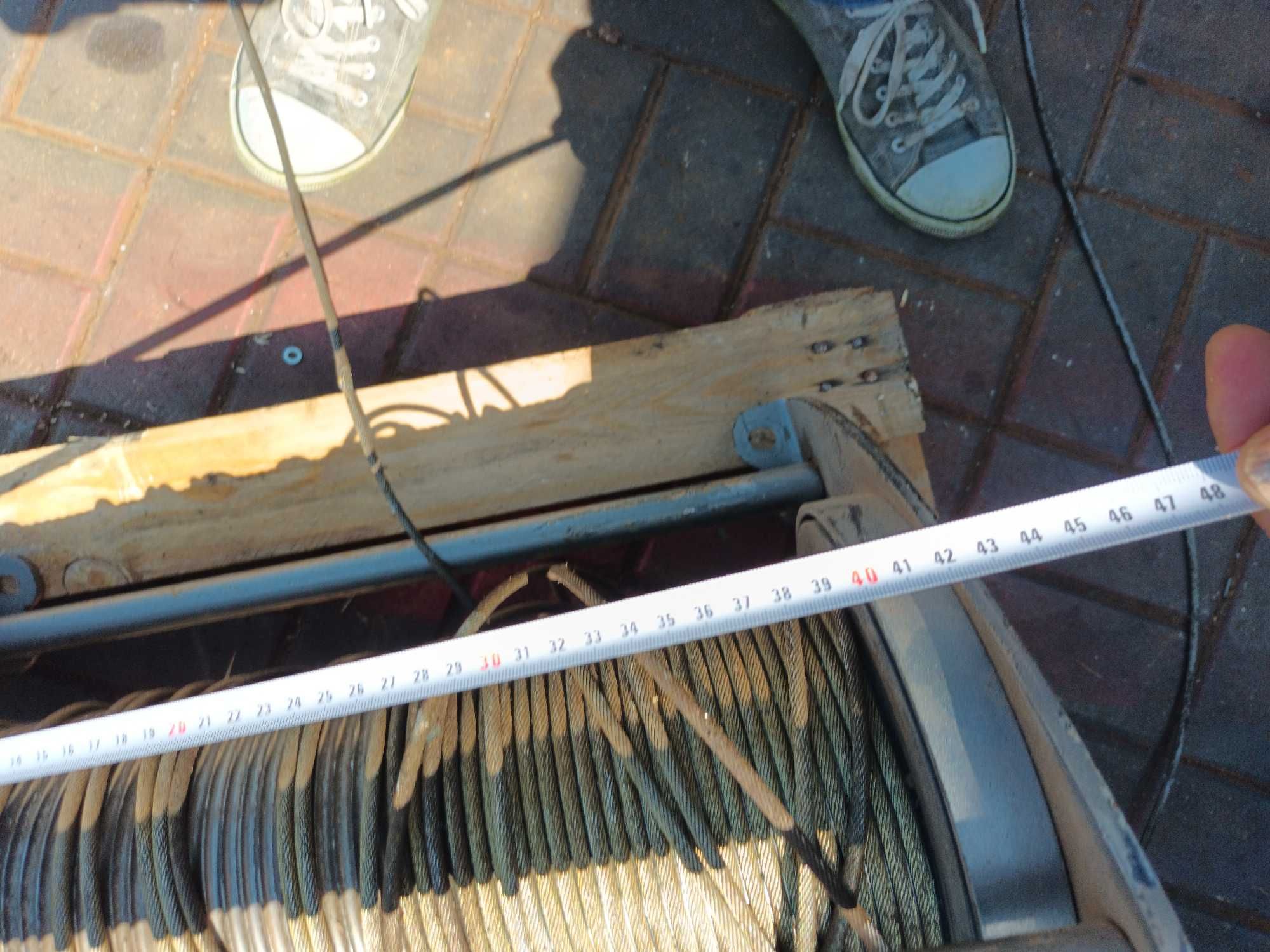 Wciągarka linowa elektryczna 320Kg 2,1 m/min 1 kw