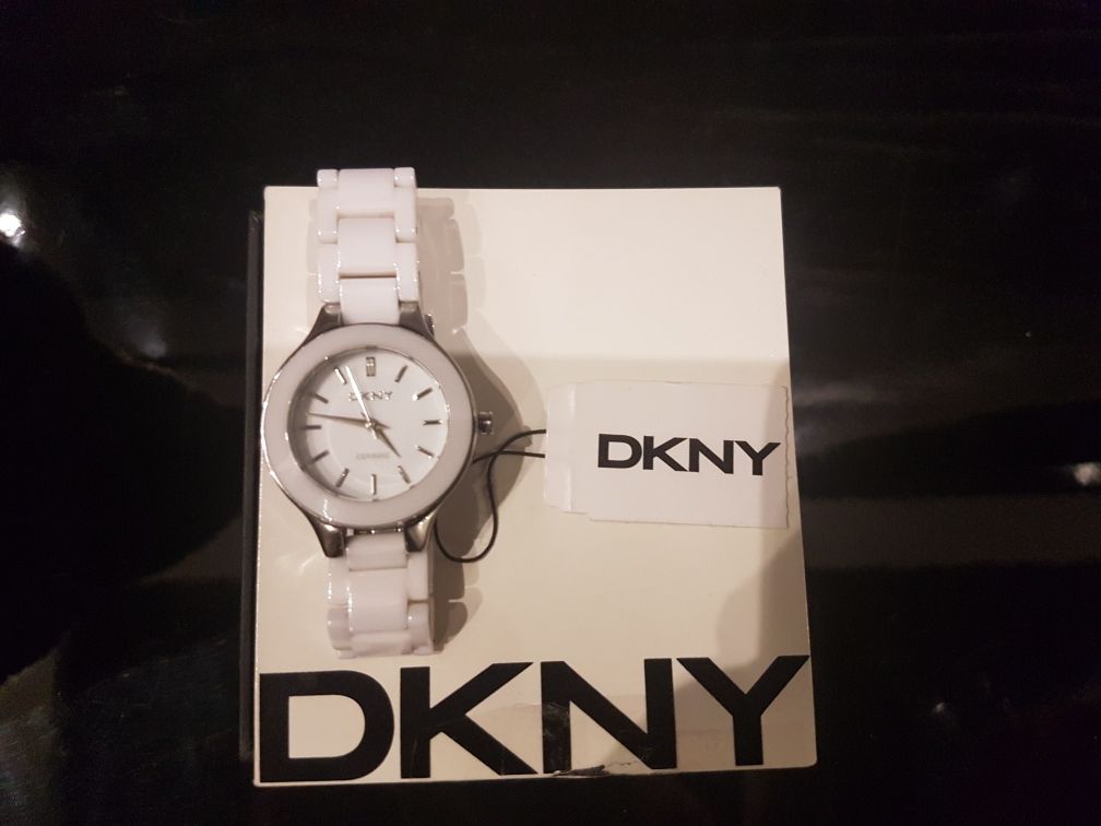 Часы керамические DKNY