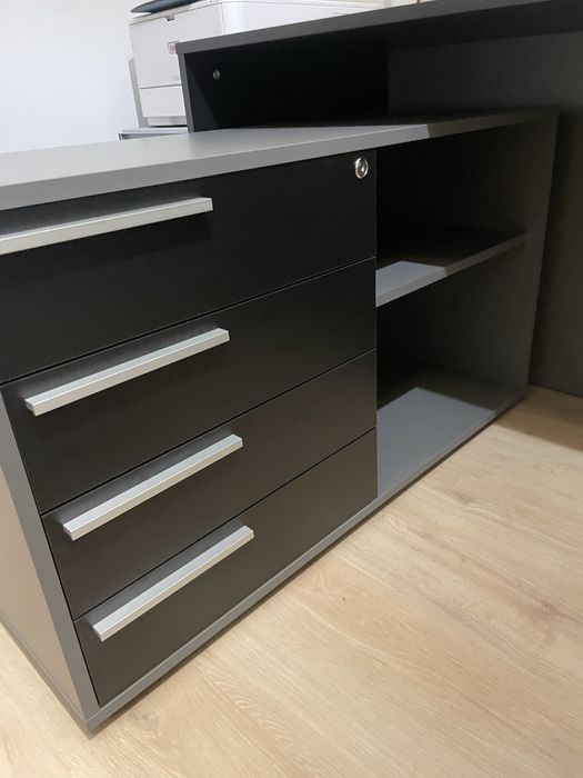 Sprzedam biurko , lampke- stan idealny