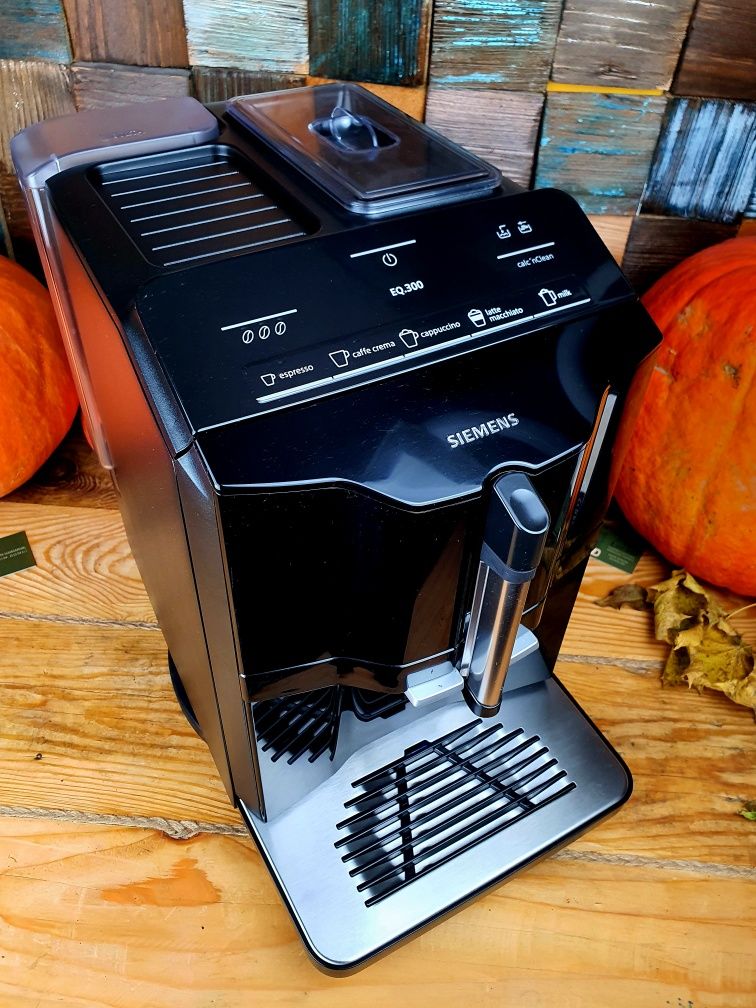 Jak nowy! Eq.300- Latte macchiato za jednym dotknięciem! Gwarancja