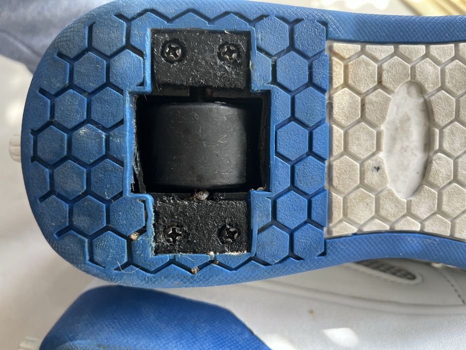 Кросівки на колесах розмір 40