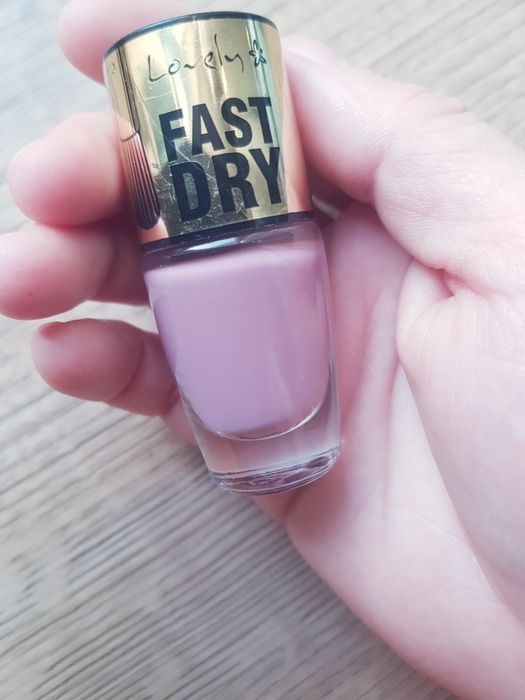 Nowy lakier do paznokci marki Lovely 8ml