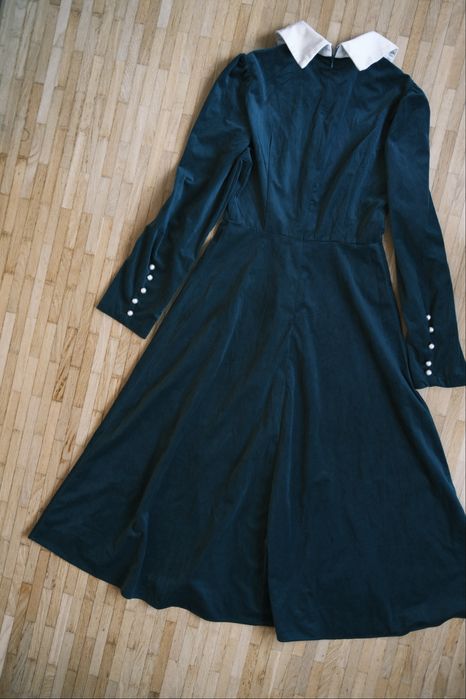 Сукня плаття з вишитим коміром вінтаж