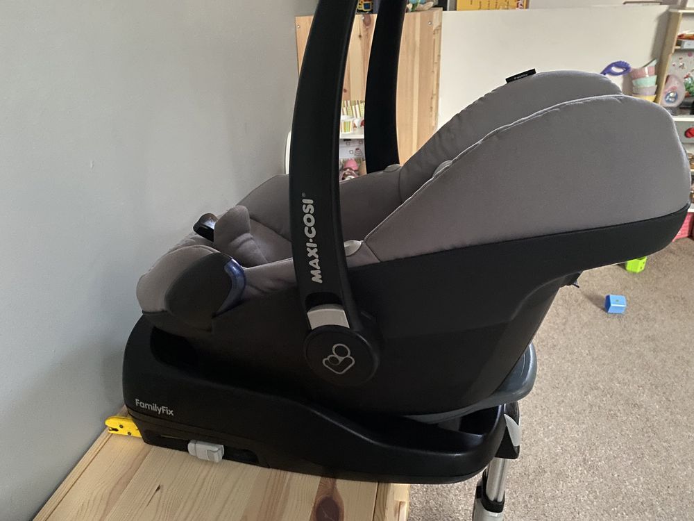 Maxi cosi pebble + baza familyfix