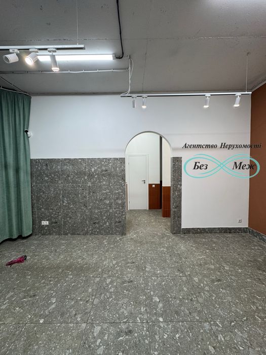 Оренда фасадного приміщення 53 м2 Боголюбова 44