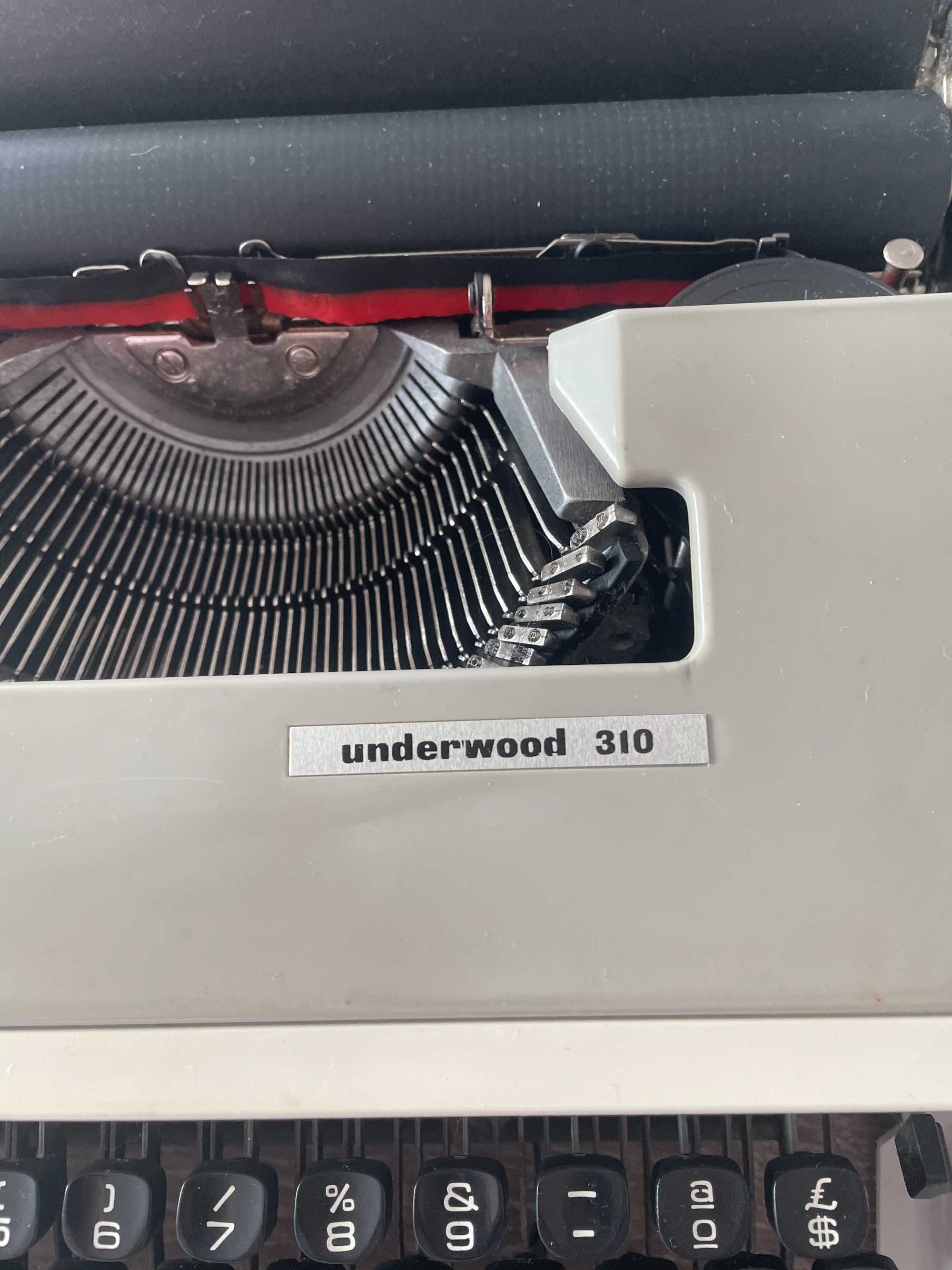 Máquina de Escrever Underwood 310