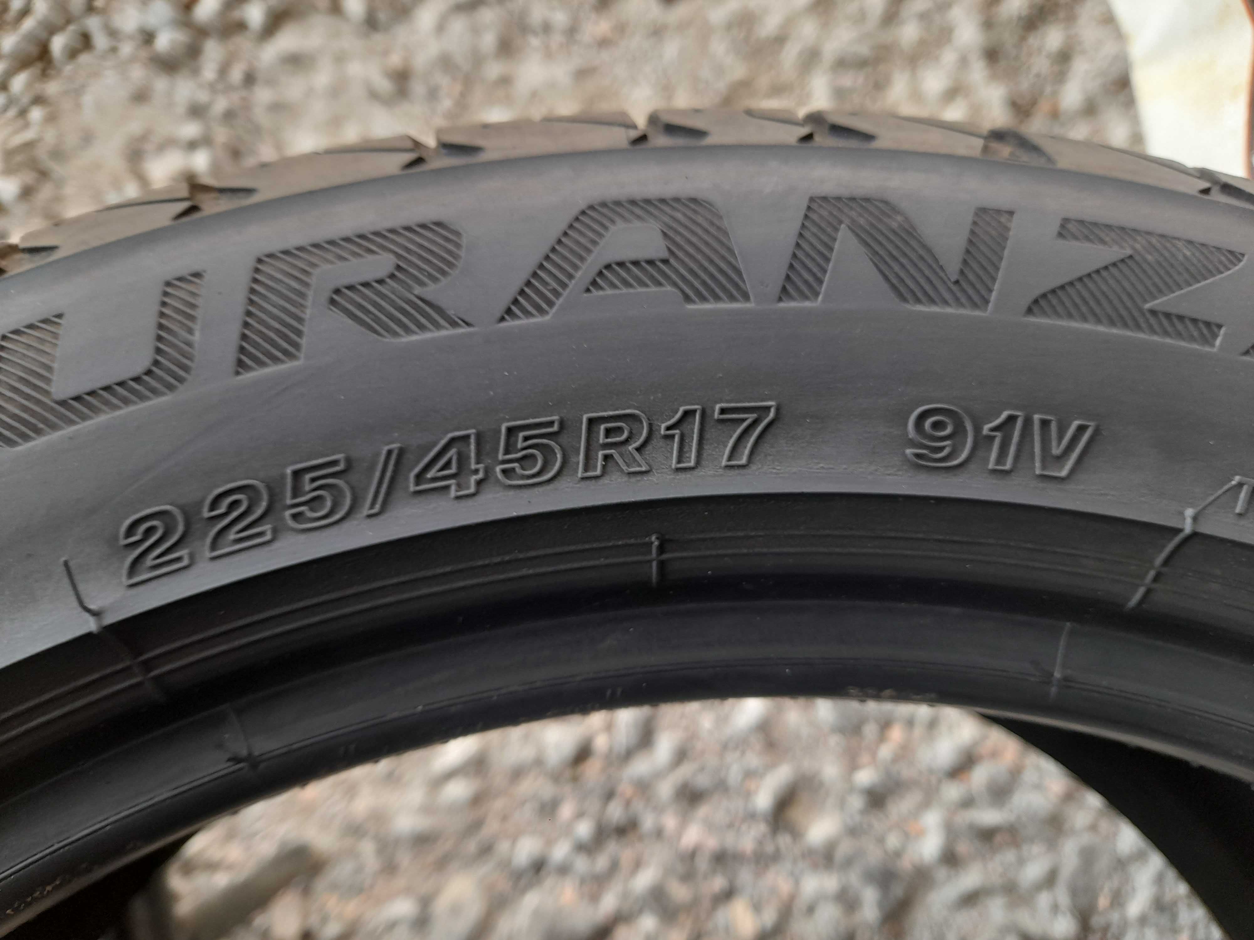 Літні шини 225/45 R17 Bridgestone turanza T001