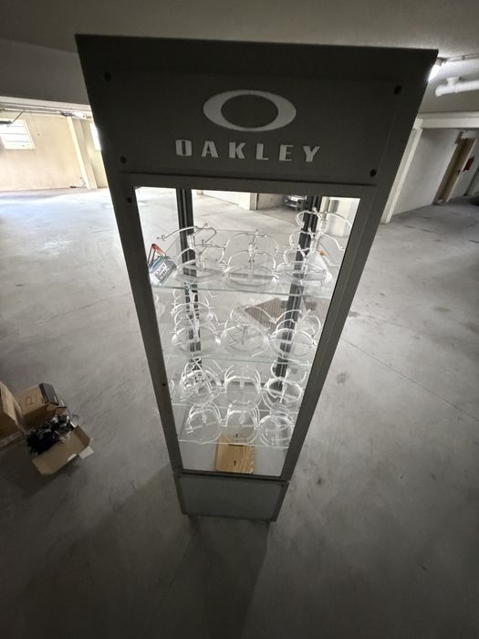 Expositor de oculos oakley