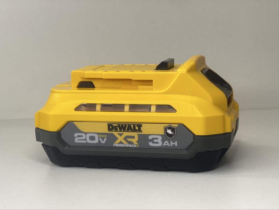 Акумулятор Dewalt PowerPack XR 18v/20v Tabless  3ah (3000mah)