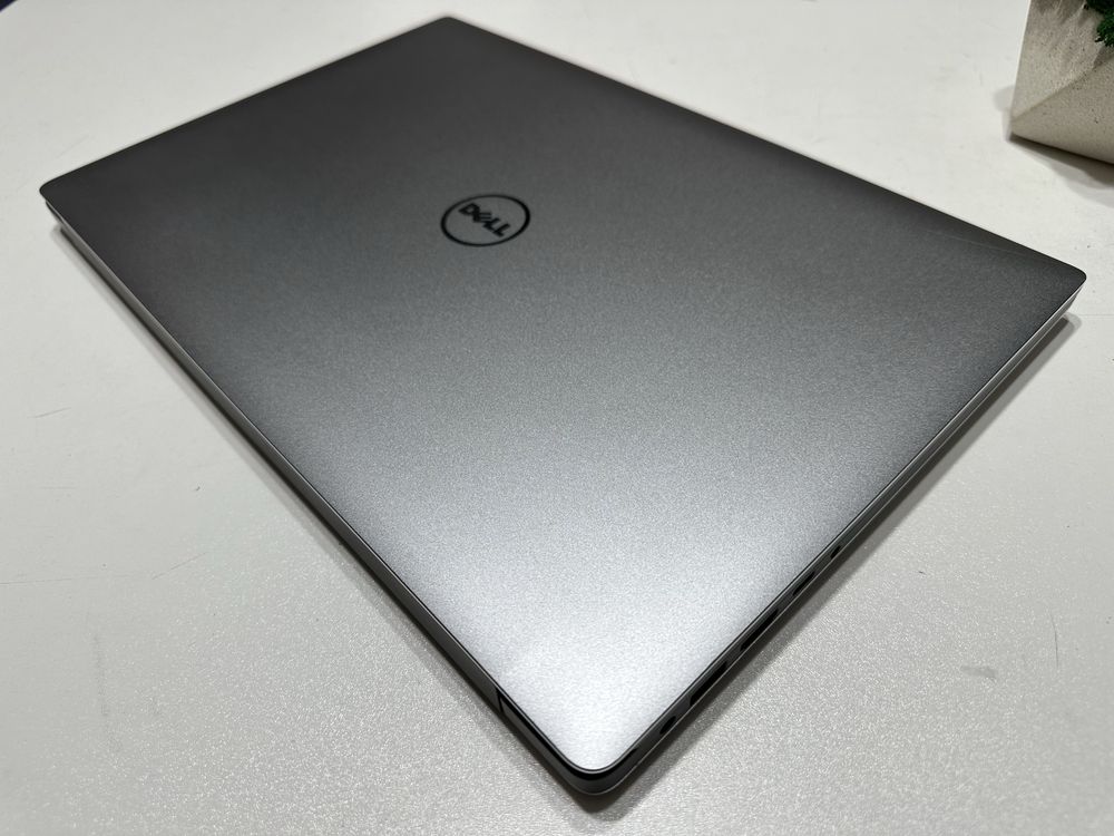 DELL Precision 5520 15,6"FHD IPS| i7-7820HQ|16 DDR4|SSD+HDD|NVIDIA 4Gb