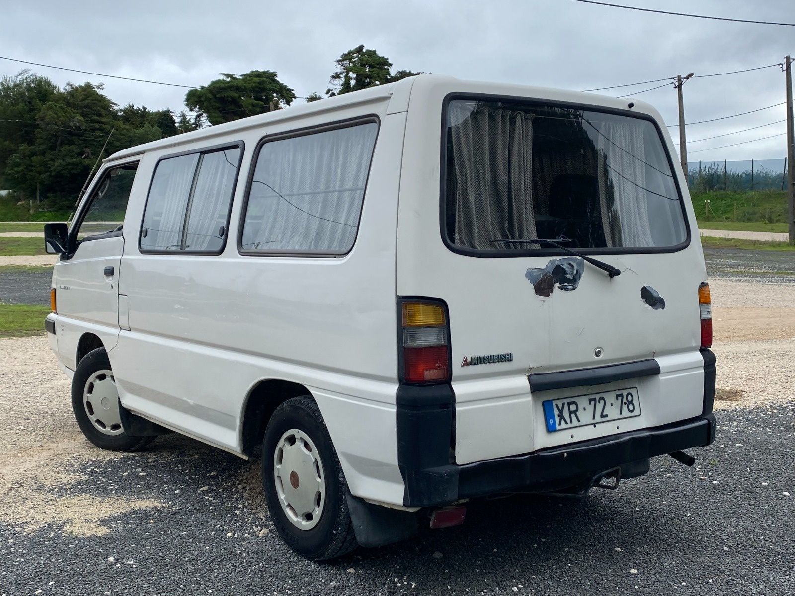 Mitsubishi L300 9 LUGARES