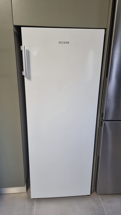 Arca Vertical BECKEN BUF4869 (No Frost - 143.4 cm - 155 L - Branco)