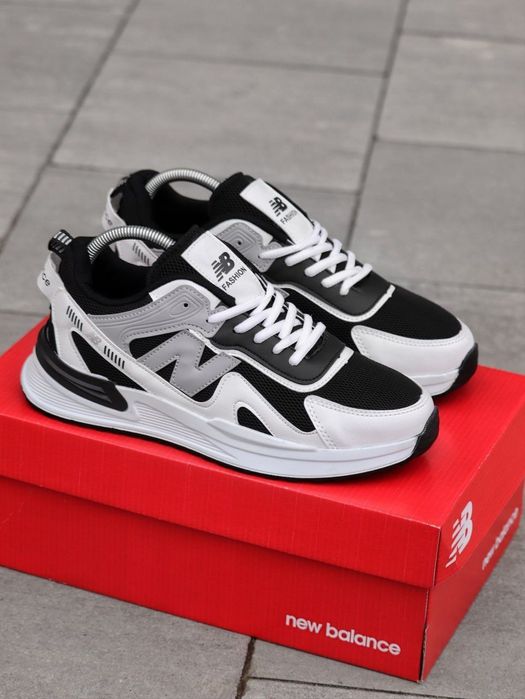 Кросівки Nike
• Розміри: 40(25,5 см), 41(26 см), 42(26,5 см), 43(27,5