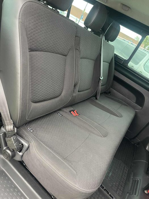 Opel VIVARO 9 osobowy