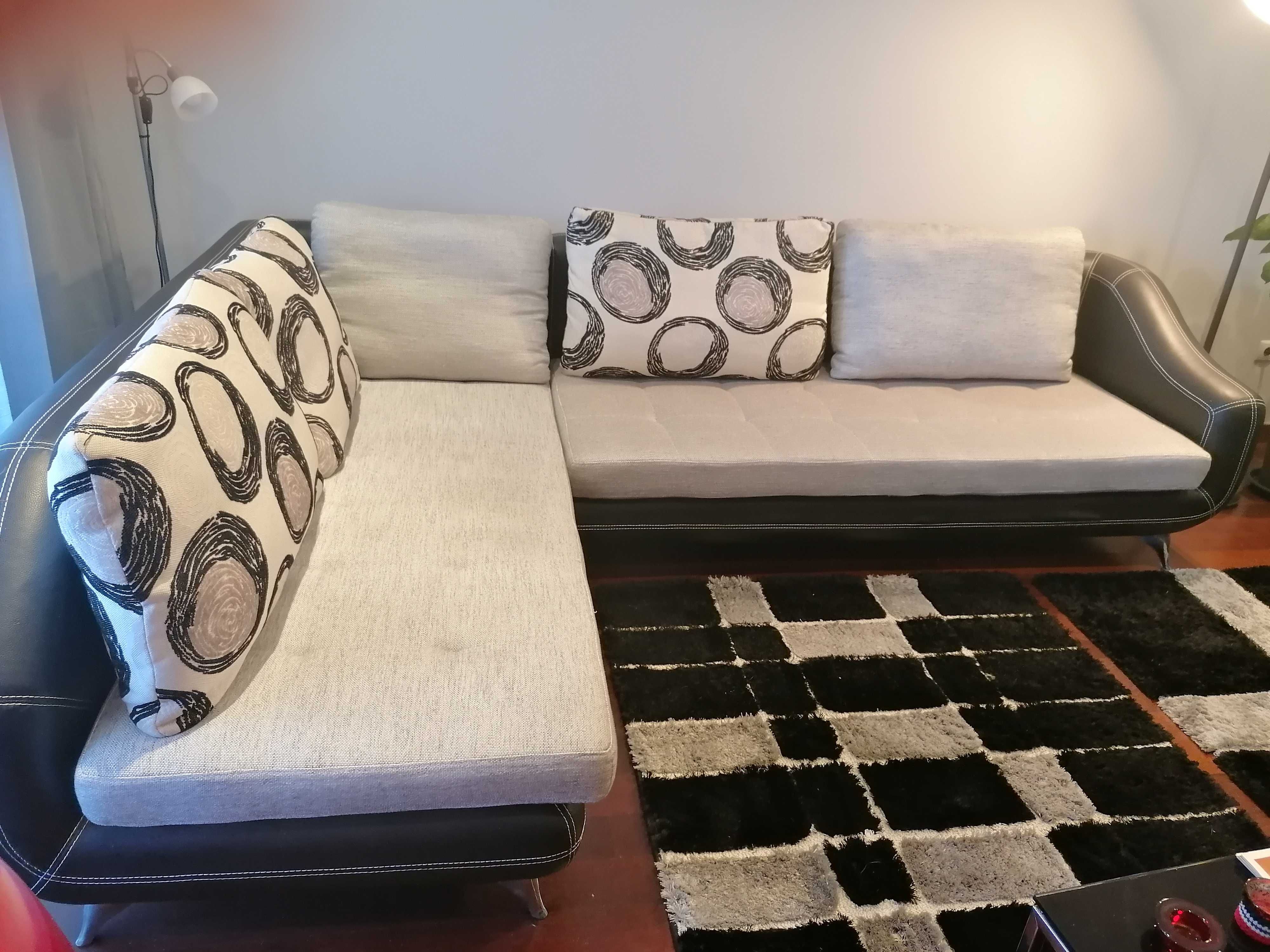 Sofá 4 lugares com chaise longue