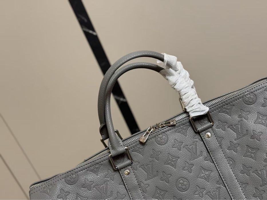 Серая сумка Louis Vuitton Keepall мужская унисекс дорожная ручная