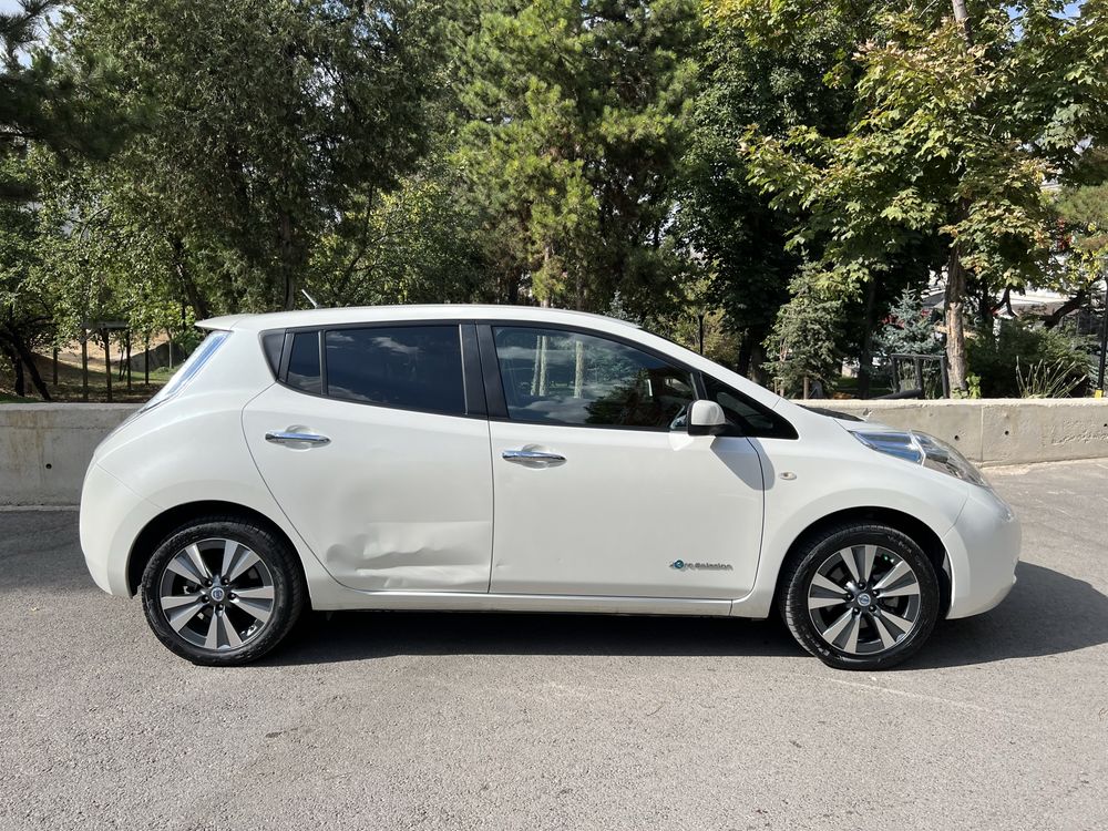 Nissan Leaf TEKNA 24 KWH