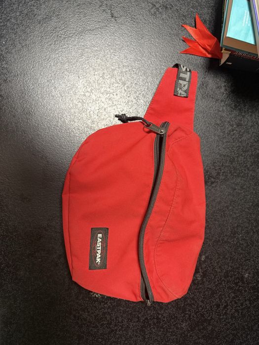 бананка поясна сумка Eastpak