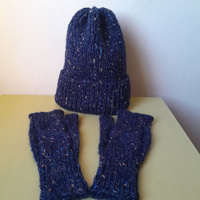 Шапка жіноча 56-58р.з мітенками.