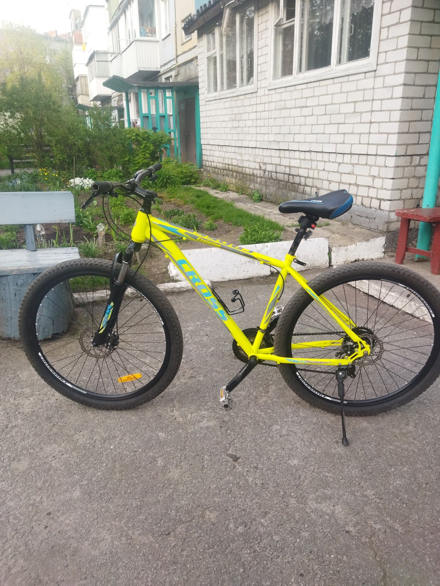 Продам велосипед на полном ходу Crossbike 29