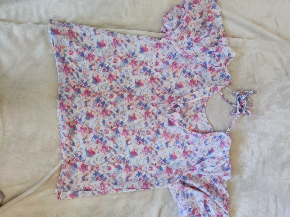 Bluzka na lato / damska / Rozmiar: M / Wielokolorowa w kwiaty