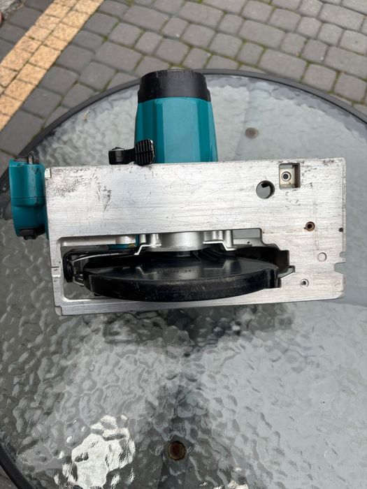 Makita piła dss611