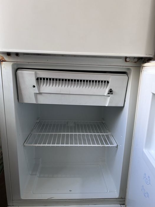 Холодильник Indesit