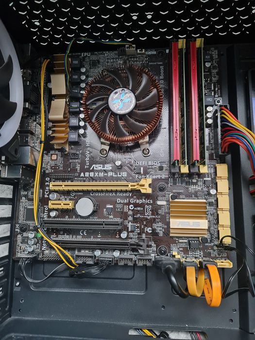 Sprzedam płytę z procesorem ram i zasilaczem