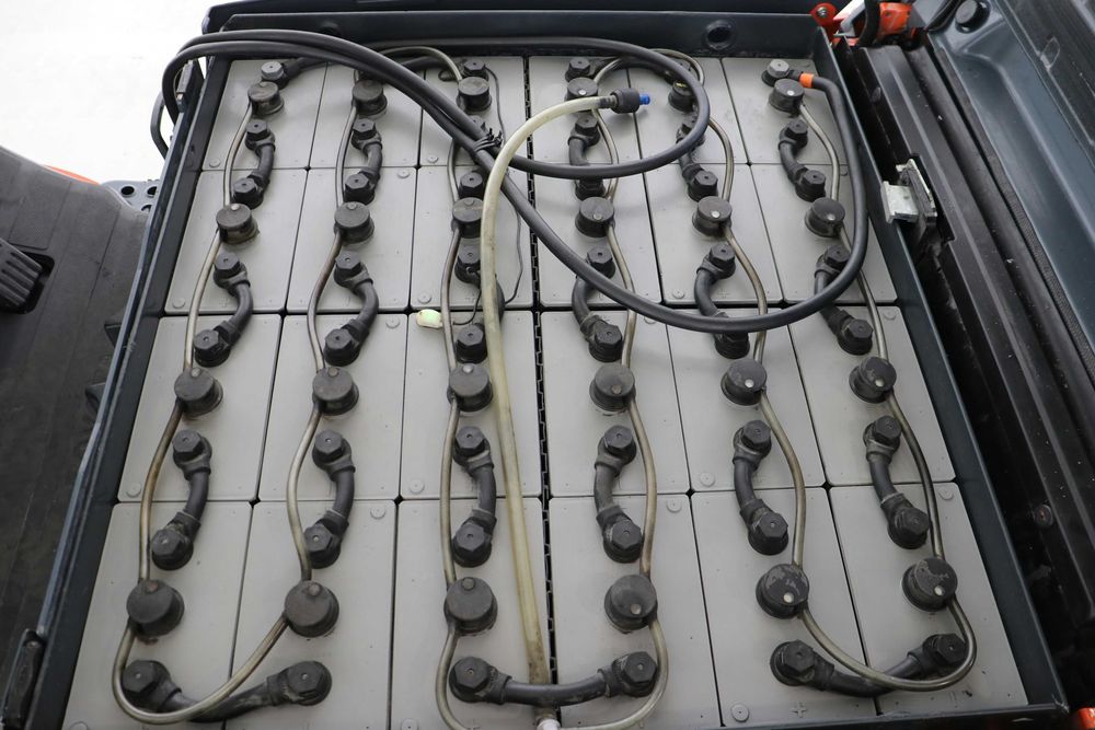 Навантажувач вилковий електричний TOYOTA 2 т погрузчик