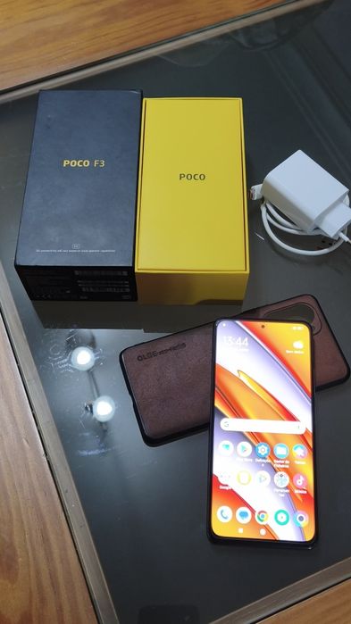 Vendo em excelente estado telemóvel POCO F3 com  8GB RAM / 256GB ROM