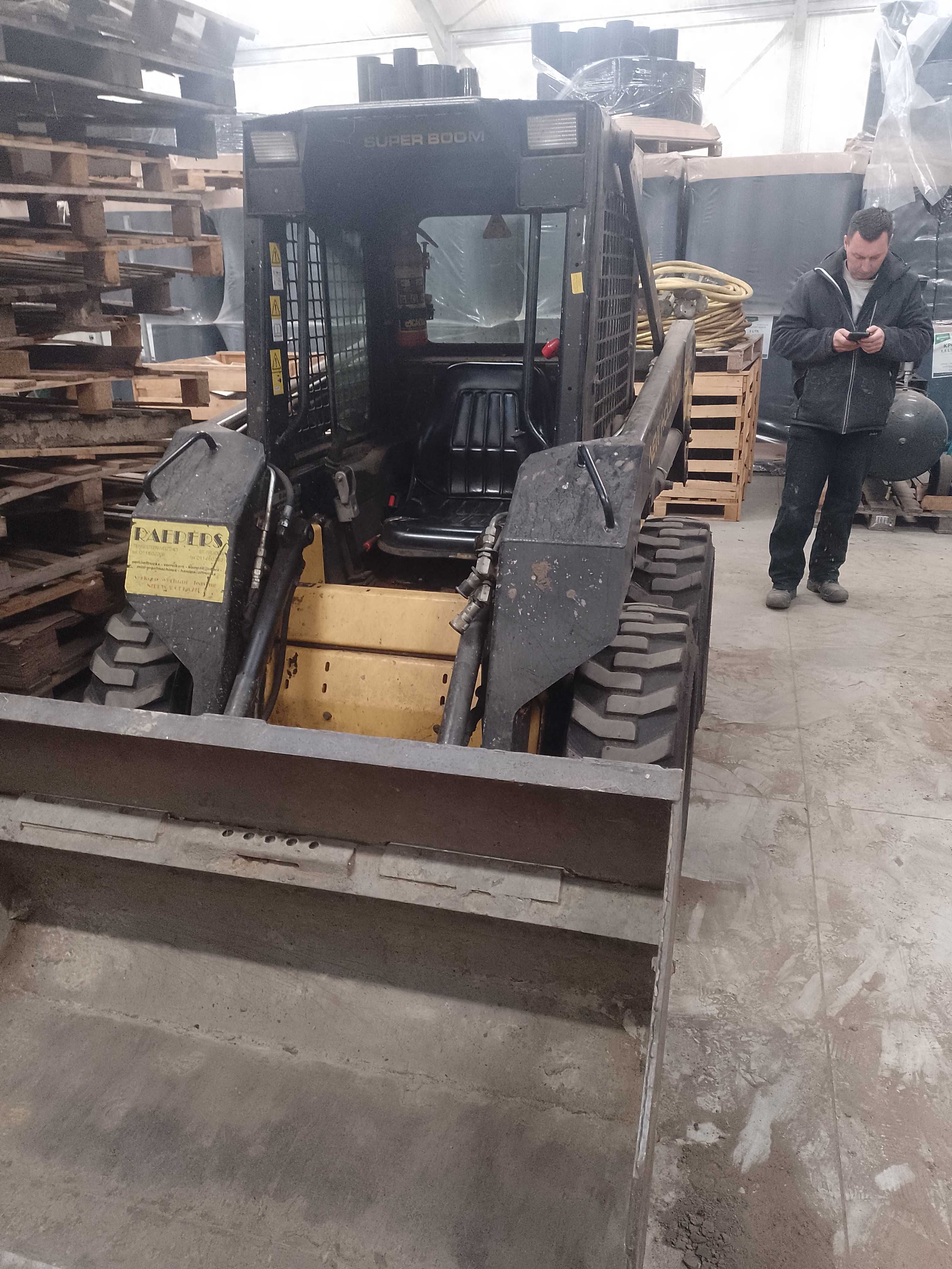 Wynajmę mini koparki 3,3 t i 2,6 t. Ładowarka Bobcat