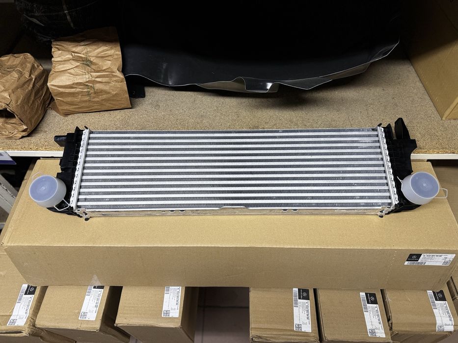 Радиатор интеркулера Mercedes Sprinter 907/910 OM651 (2018–)