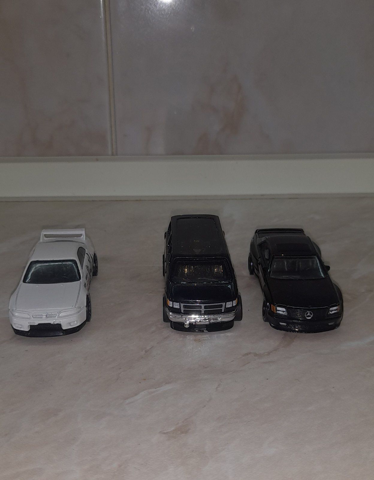 Продам машинки Hotwheels+подарунок