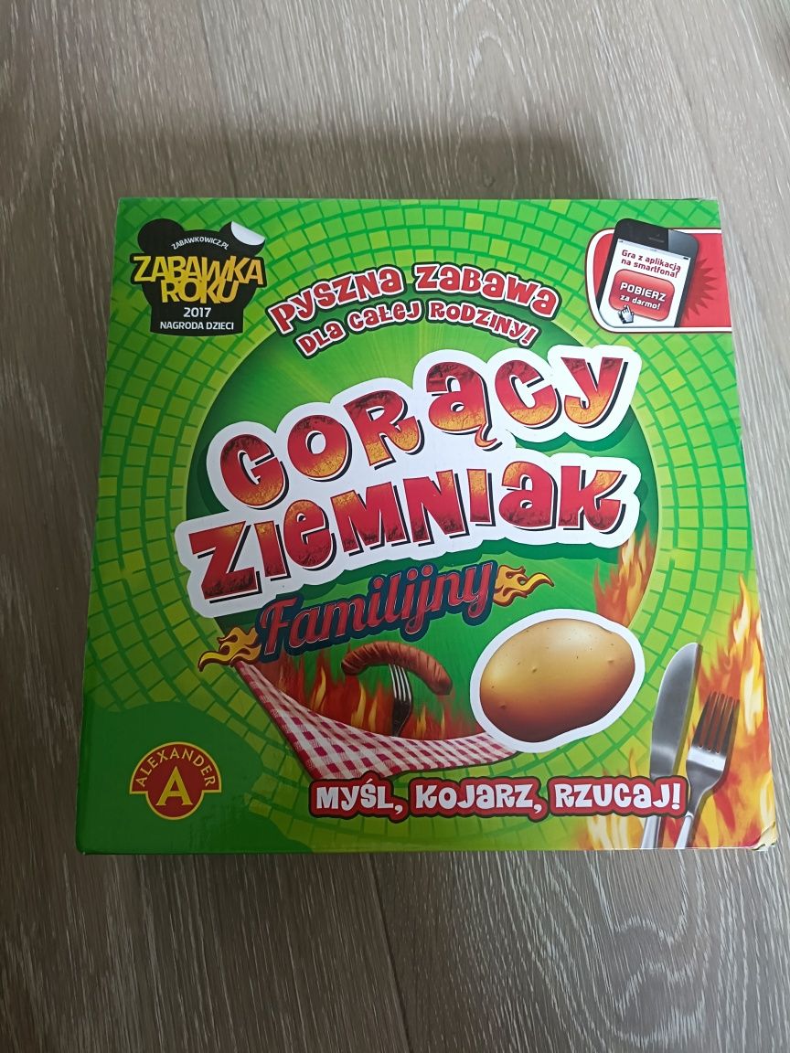 Zestaw gier i puzzli