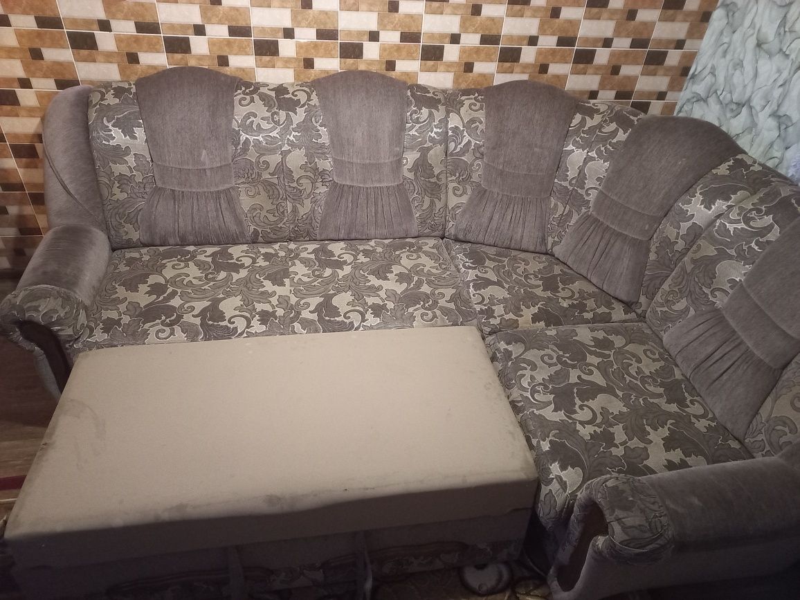 Продам кутовий диван