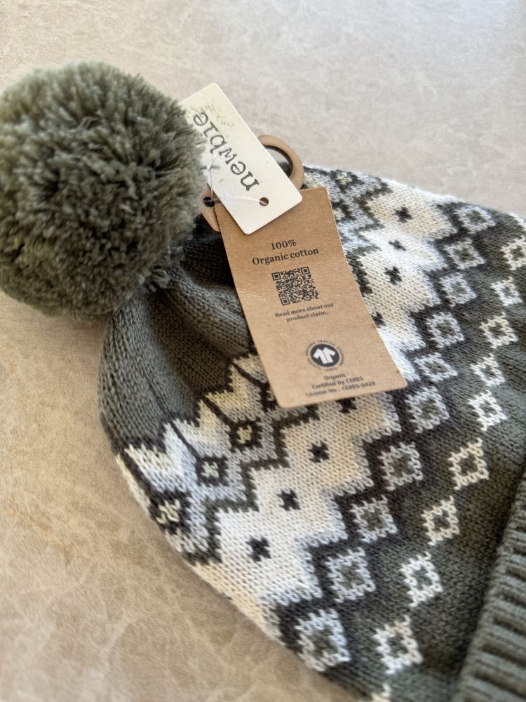 Czapka zimowa Newbie r. 44/46 Kappahl zielona z pomponem -nowa z metką