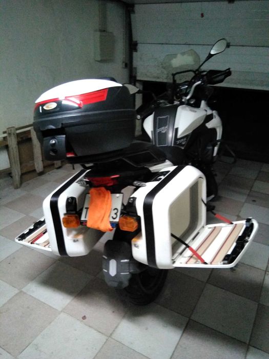 moto com livro de revisões completo