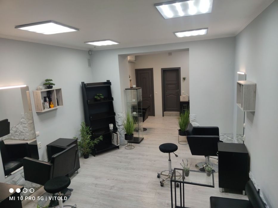 3300гр. Оренда перукарського крісла , а також майстра по кератину.