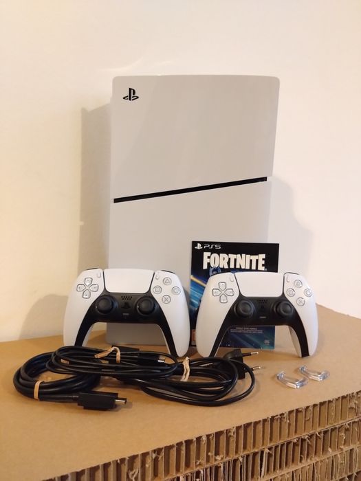 PS5 Slim Digital + 2 DualSense + Fortnite Cobalt Star