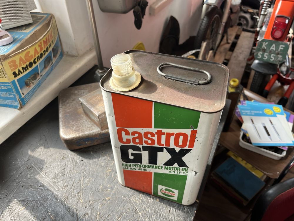 Banka po oleju Castrol retro 80’ 126p 125p Nysa Syrena Prl