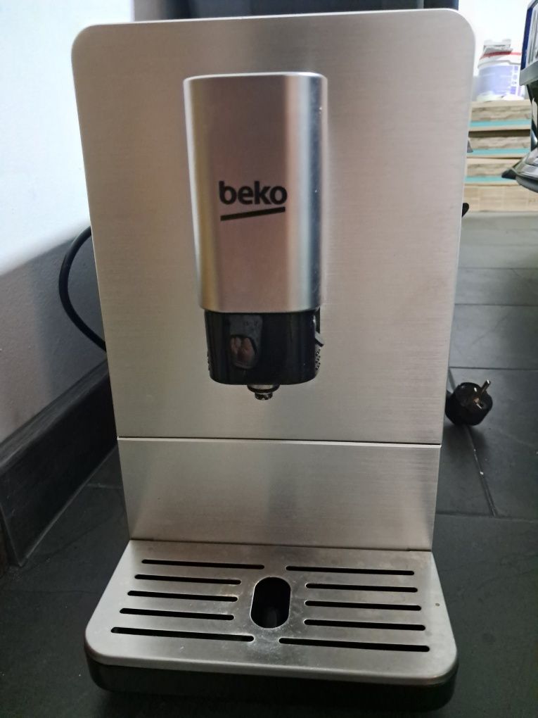 Ekspres do kawy BEKO CEG5331X