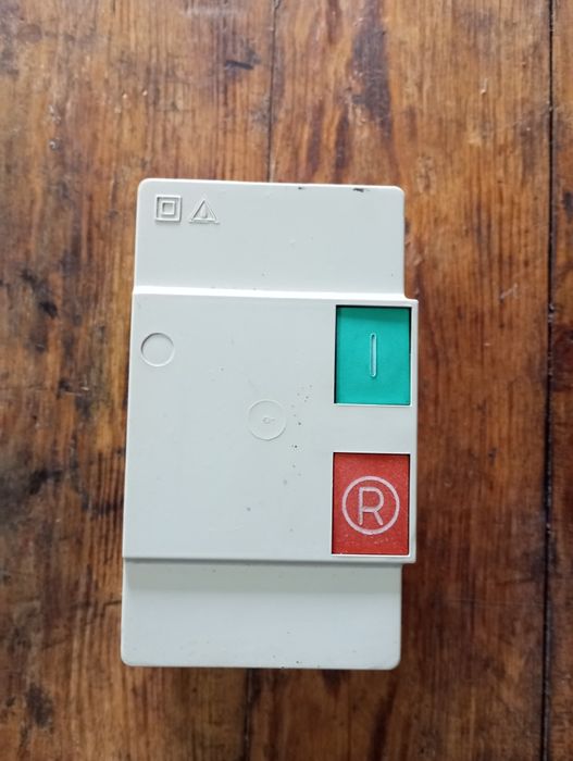 Магнітний пускач ПМЛ-2220 02Б.