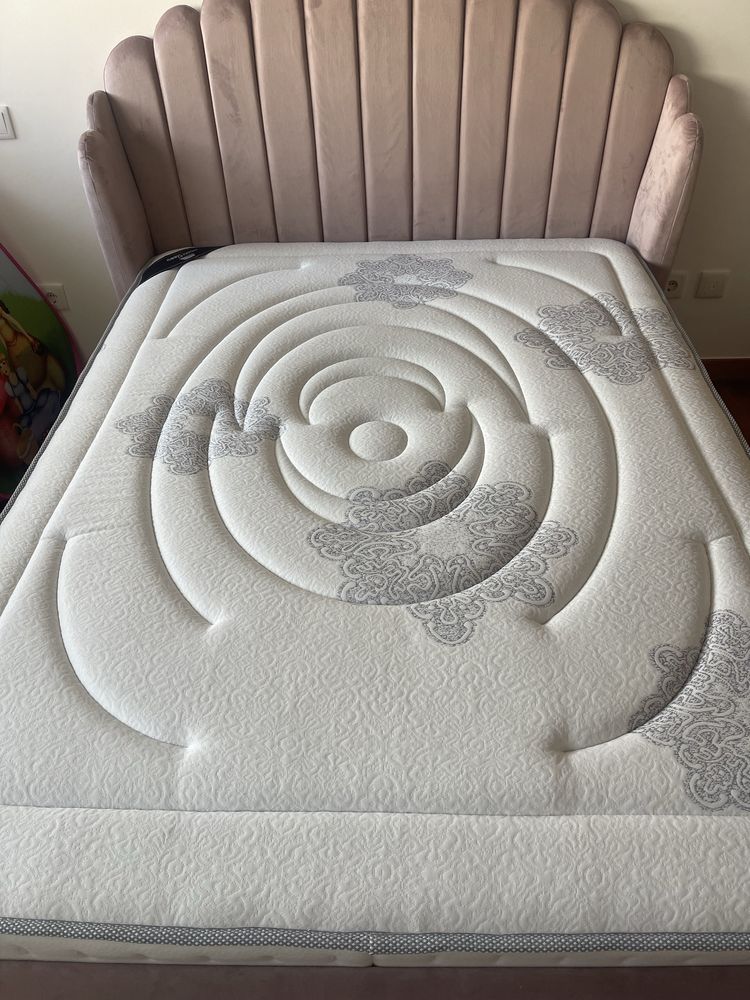 Cama com Colchao casal