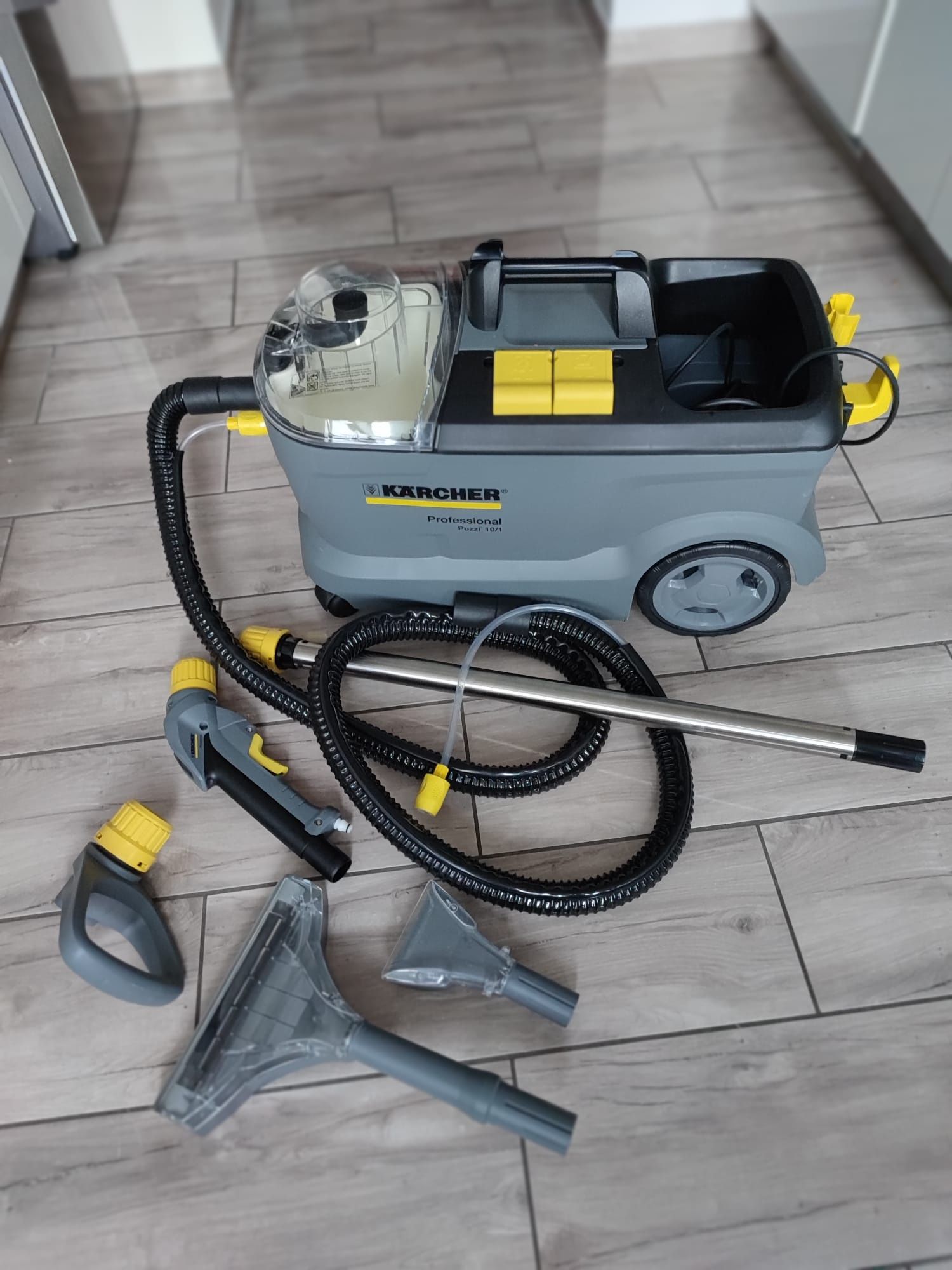 Odkurzacz piorący Karcher - wynajem