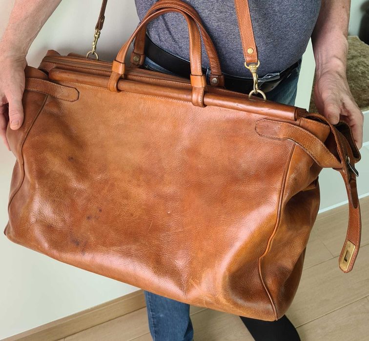 Linda Mala Italiana em Couro/Pele. Baixa de Preço!!!